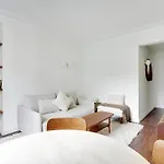 Pick A Flat\'S Apartment In Saint-Germain - Rue De Sevres