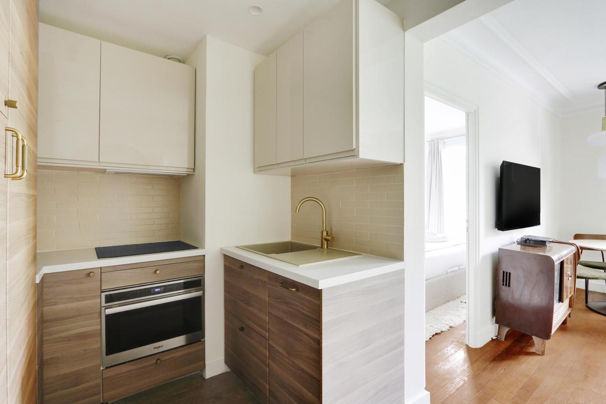 Pick A Flat's In Saint-germain - Rue De Sevres *